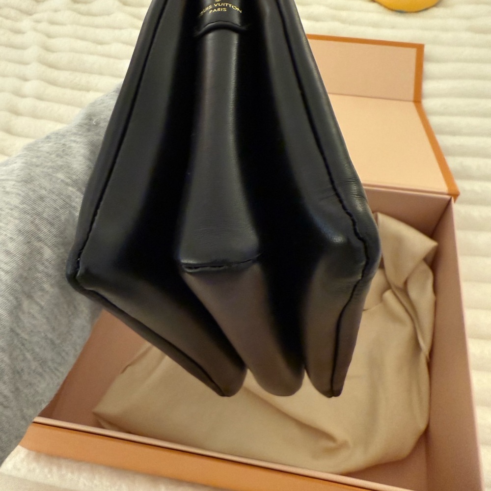 Louis Vuitton Black Coussin PM Bag - Picture 4 of 15